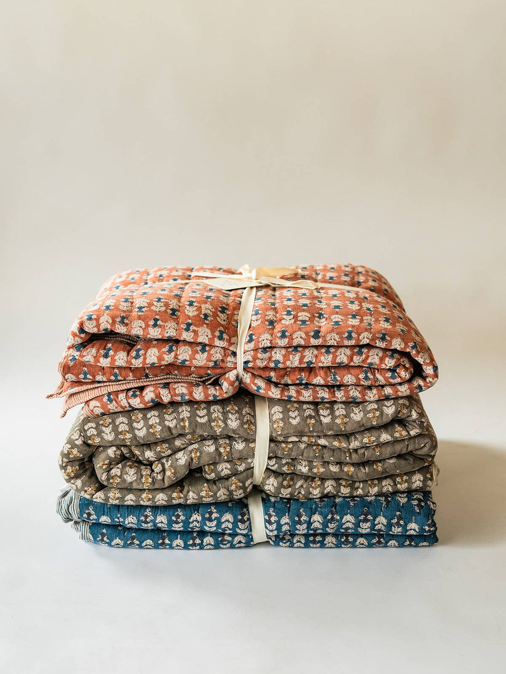 Blossom Block Print Quilt: ORANGE / KING/CAL KING