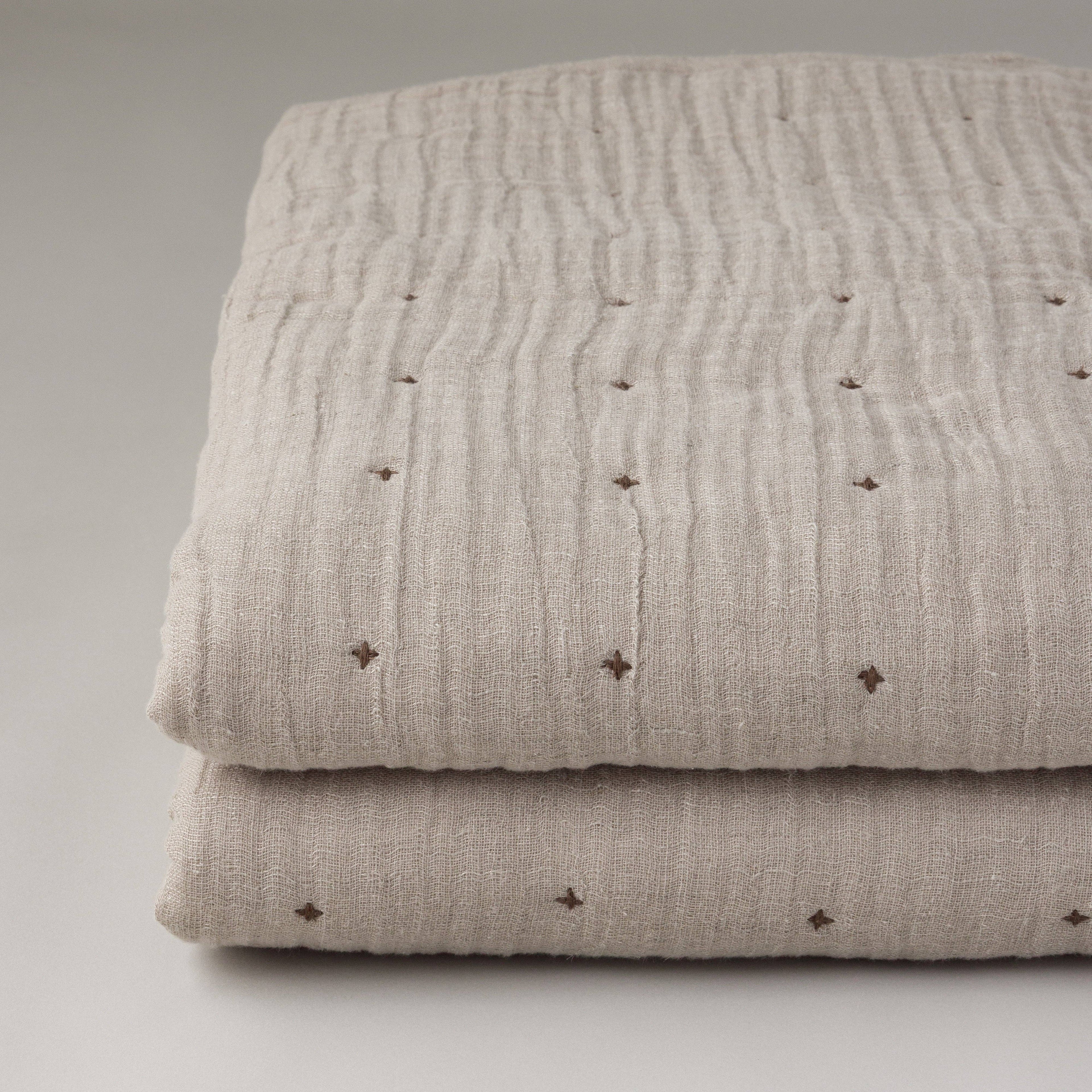 Tack Stitch Quilt: NATURAL / KING/CAL KING
