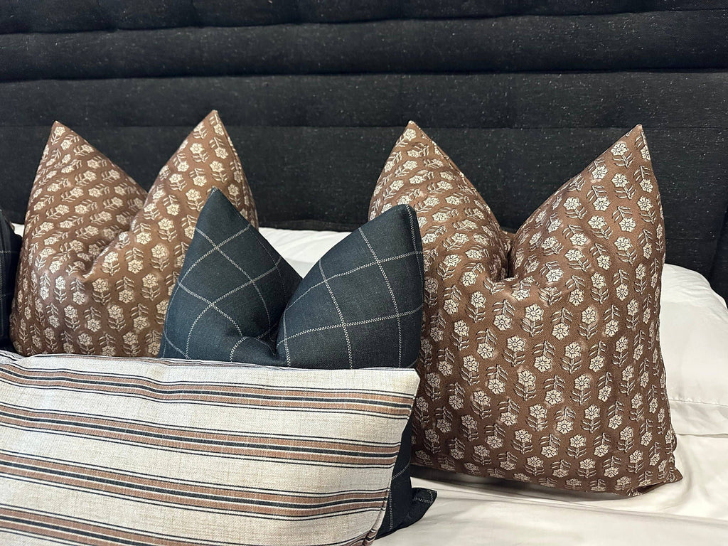 Roux Pillow Cover: 22x22 Cover Only