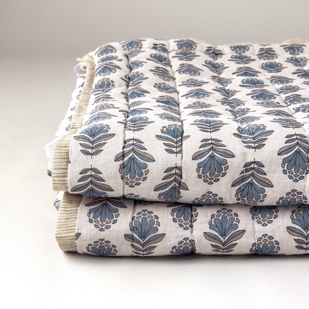 Charlie Block Print Quilt: BLUE / KING/CAL KING