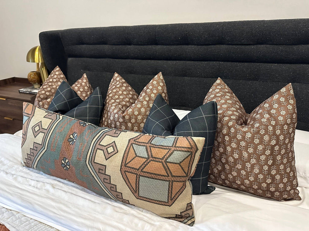 Roux Pillow Cover: 22x22 Cover Only